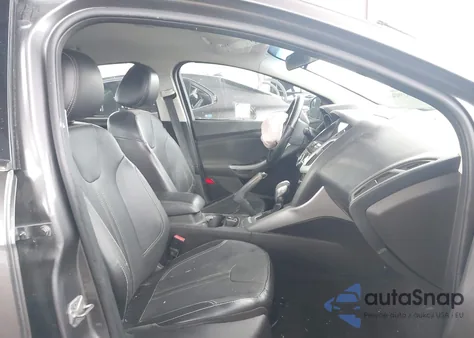 2014 Ford Focus Se z USA, uszkodzony, nr VIN 1FADP3F24EL118460